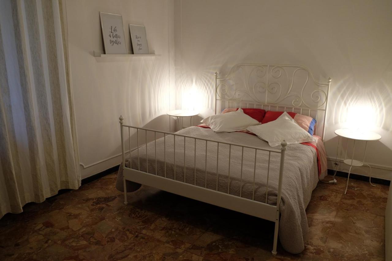 Spaziosa Matrimoniale Nel Centro Di Modena Apartment Екстериор снимка