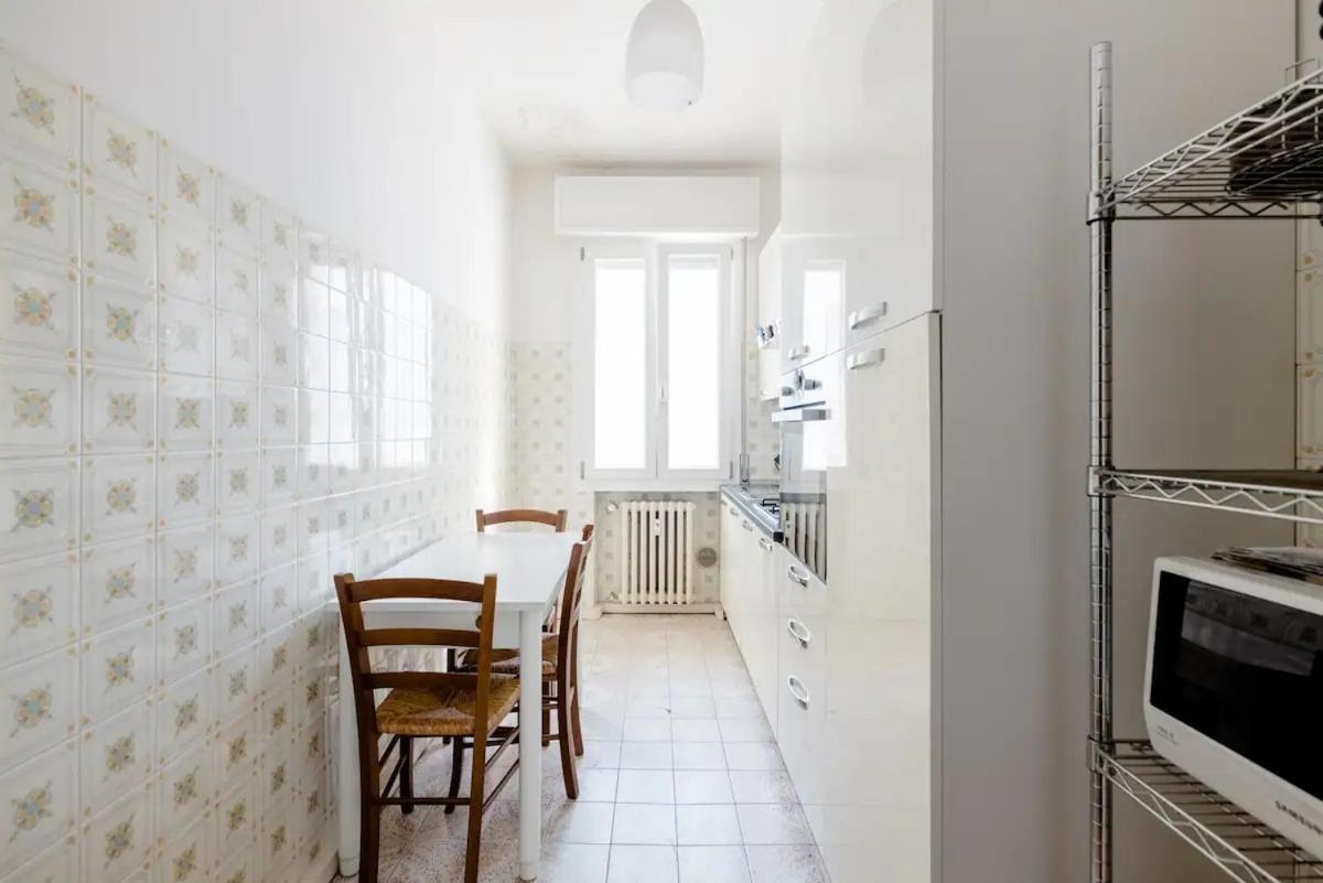Spaziosa Matrimoniale Nel Centro Di Modena Apartment Екстериор снимка